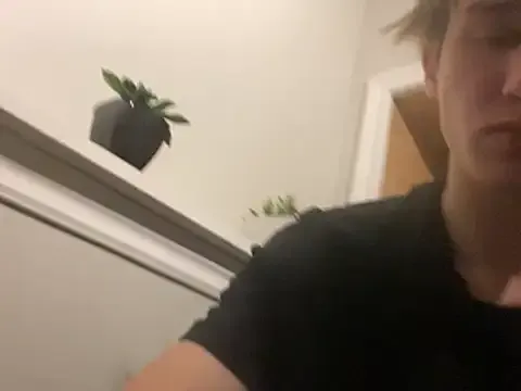 paroncho on FreeCamNet Image 4