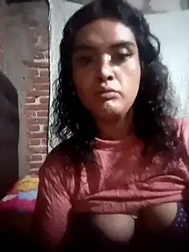 yovana13 – webcam model profile photo