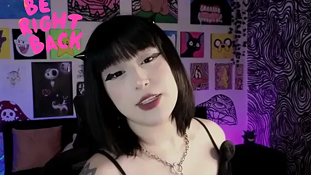  – webcam model profile photo Image 10
