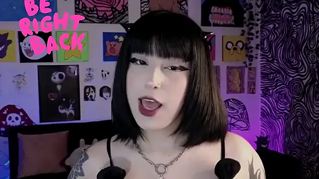  – webcam model profile photo Image 6
