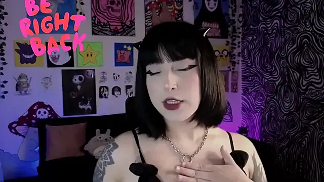  – webcam model profile photo Image 8