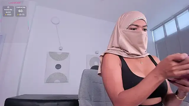 Nonchan_ – webcam model profile photo Image 9