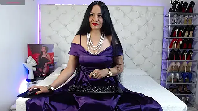 roouse – webcam model profile photo Image 10