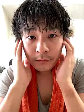 roouse – webcam model profile photo Image 4