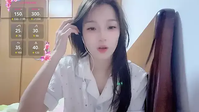 Musae – webcam model profile photo Image 11