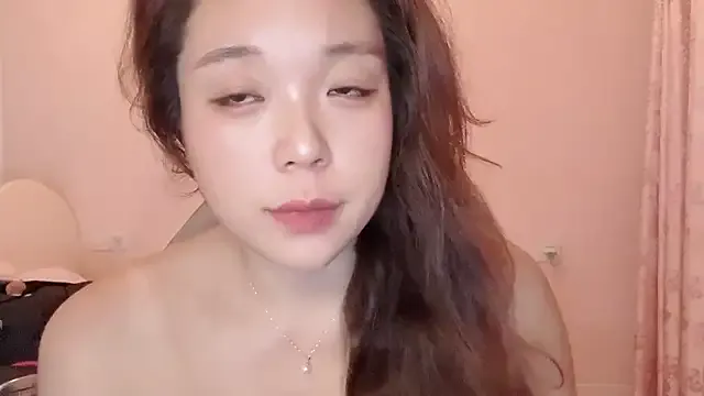 Faidraishere – webcam model profile photo Image 4