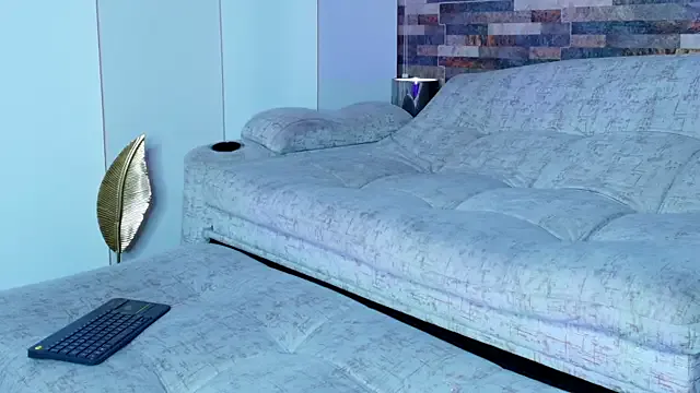 roouse – webcam model profile photo Image 16