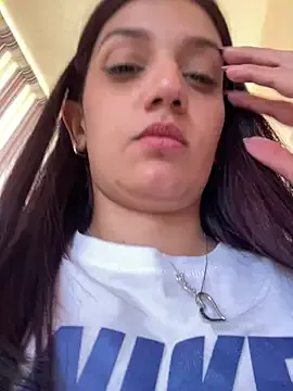 BigAssBee – webcam model profile photo Image 14