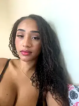  – webcam model profile photo Image 3