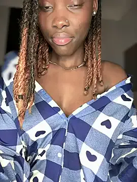 roouse – webcam model profile photo Image 5