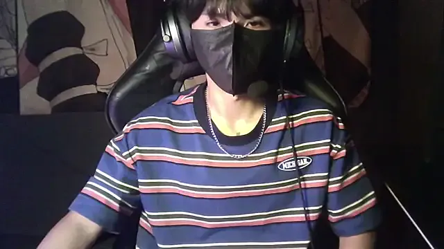  – webcam model profile photo Image 18