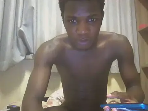 roouse – webcam model profile photo Image 5