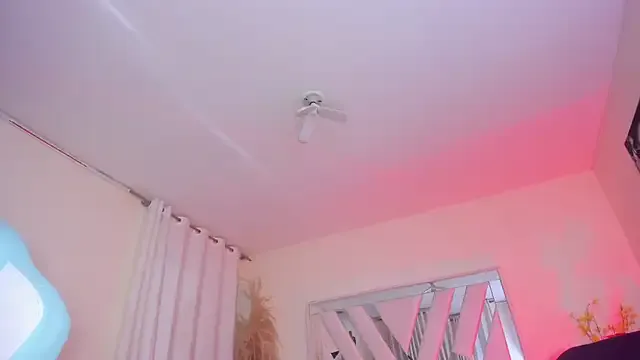 Humsafa-13 – webcam model profile photo Image 3